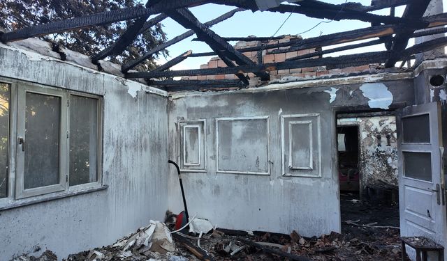 Kocaeli Büyükşehir’den evi yanan vatandaşa yardım eli