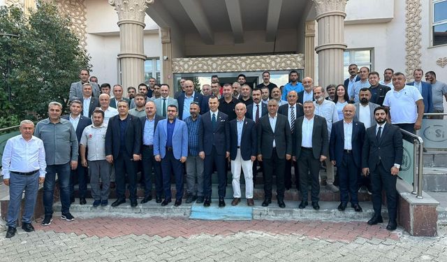 AK Parti MKYK Üyesi ve İstanbul Milletvekili Seyithan İzsiz, Kars’ta STK ve İş İnsanlarıyla Buluştu