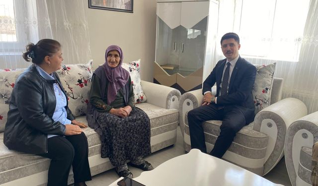 Digor Kaymakamı Kahraman’dan şehit babasına anlamlı ziyaret