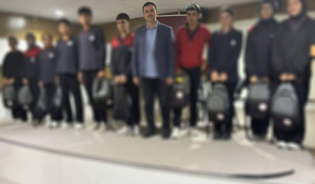 Kars ÖNDER'den İmam Hatip öğrencilerine büyük destek