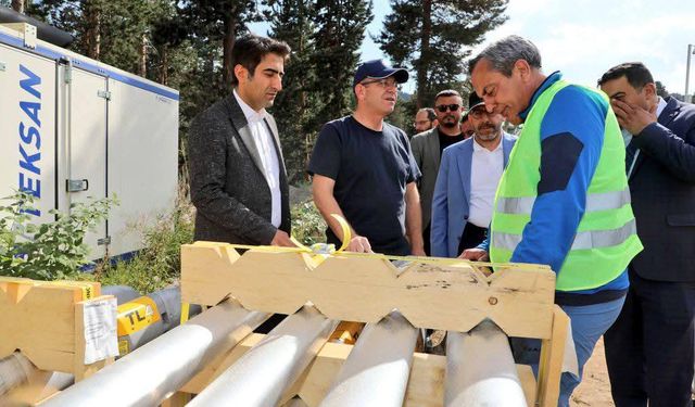 Vali Ziya Polat ve Milletvekili Adem Çalkın, Sarıkamış'taki Suni Karlama Projesi çalışmalarını inceledi