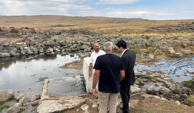 Susuz İlçesinde köylerin içme suyu sorununa çözüm arayışları sürüyor