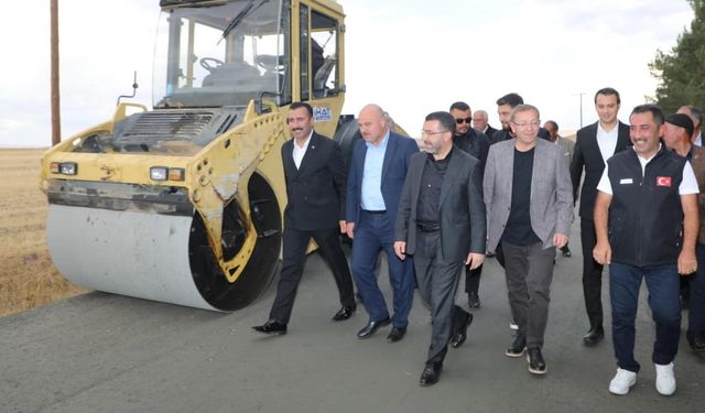 Vali Ziya Polat ve Milletvekili Adem Çalkın, Grup Köy Yolu çalışmalarını yerinde inceledi