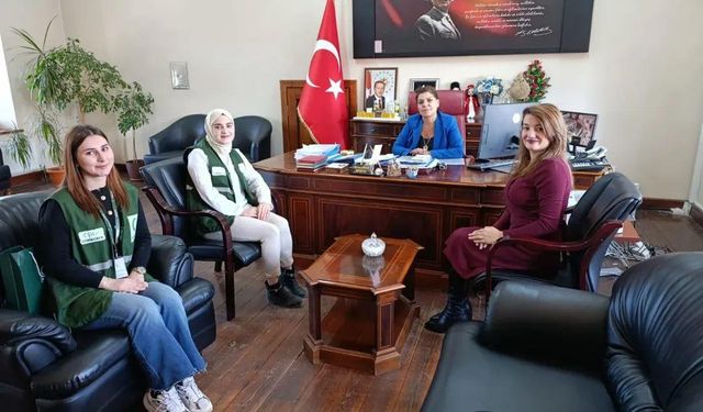 Yeşilay Kars Şubesinden Sosyal Yardımlaşma ve Dayanışma Vakfı’na ziyaret