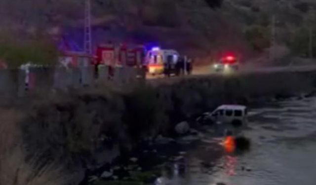 Kars’ta araç Kars Çayı’na düştü: 1 kişi yaralandı