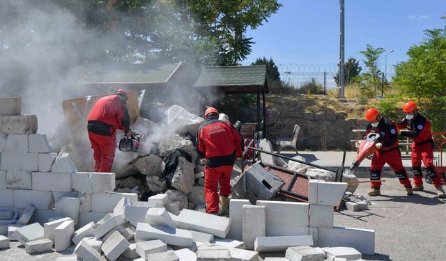 Ankara zabıtası arama kurtarma ekibi göreve başladı