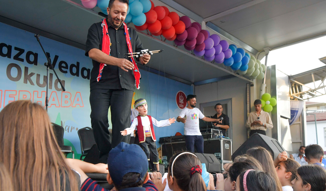 Çocuklar "yaza veda, okula merhaba, şenliğinde buluştu