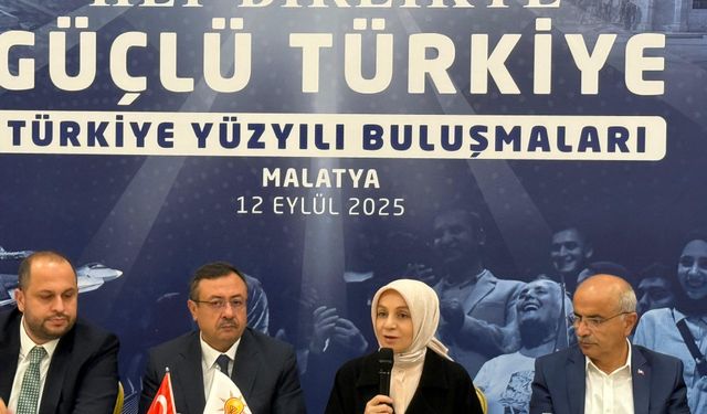 AK Parti gurup başkan vekili Leyla Şahin Usta, Malatya’da Türkiye Yüzyılı buluşmalarına katıldı