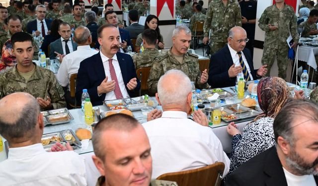 Isparta Valisi  Erin, Gazilerle Komando Tugayı’nda bir araya geldi