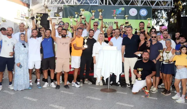 Master tenisçilerin büyük Adana buluşması