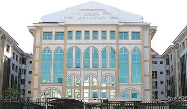 Antalya’da rüşvet operasyonunda 5 tutuklama