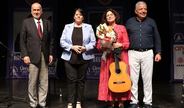 Antalya Muratpaşa'da gitar festivali sona erdi