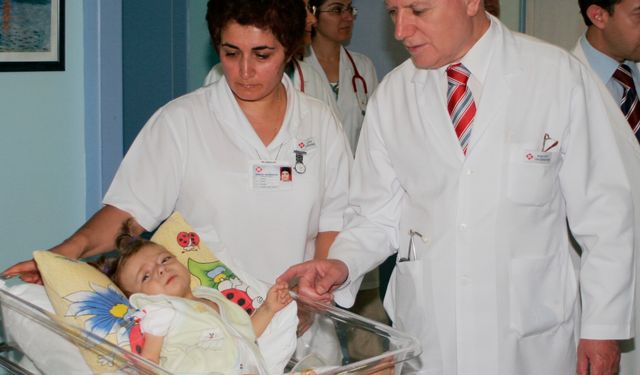 Karaciğer nakliyle hayata tutundu, şimdi Tıp Fakültesi öğrencisi