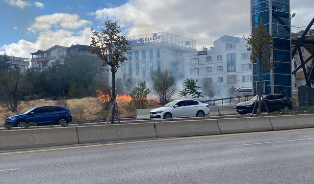 Ankara’da boş arazide yangın çıktı