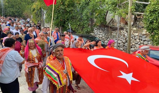 Kaş Gürsu'da yöresel ürünler etkinliği düzenlendi