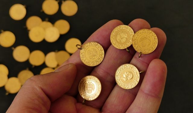 Altında tarihi zirve: Ons 4 bin doları aştı, Çeyrek 9 bin TL’yi geçti!
