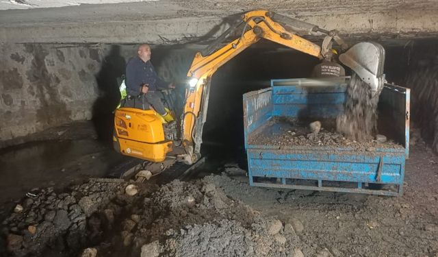 Büyükşehirden altyapıda dev temizlik seferberliği