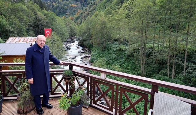 Cumhurbaşkanı Erdoğan Ayder Yaylası’nda sel hasarını inceledi