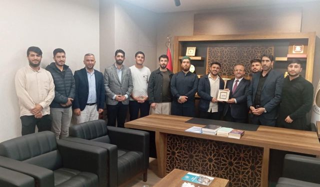 Üniversiteli ve imam hatipli gençlerden İl Müftülüğüne anlamlı ziyaret