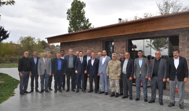 Kaymakam Demirtaş’tan Muhtarlar Günü'nde anlamlı kutlama