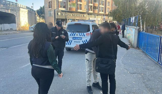 Kars’ta okul önlerinde güvenlik önlemleri artırıldı