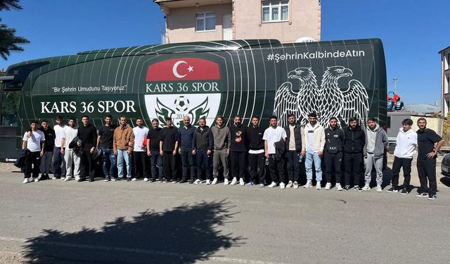 Hizmet-İş Sendikası, Kars36 Spor futbolcularını Selim Kültür Evi’nde ağırladı