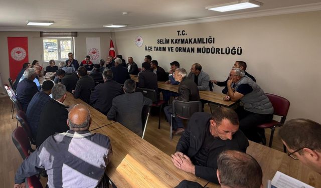 Selim’de muhtarlara yönelik 'Genel Tarım Sayımı Bilgilendirme' toplantısı düzenlendi