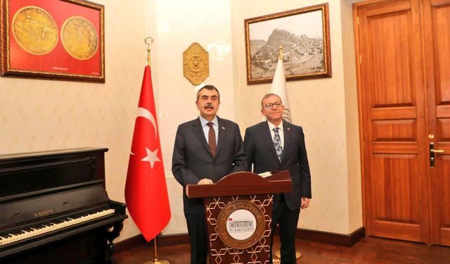 Milli Eğitim Bakanı Yusuf Tekin, Kars Valiliği’ni ziyaret etti