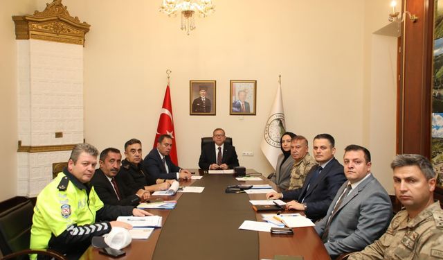 Kars Valisi Ziya Polat, karayollarındaki hız sınırlamaları toplantısına katıldı