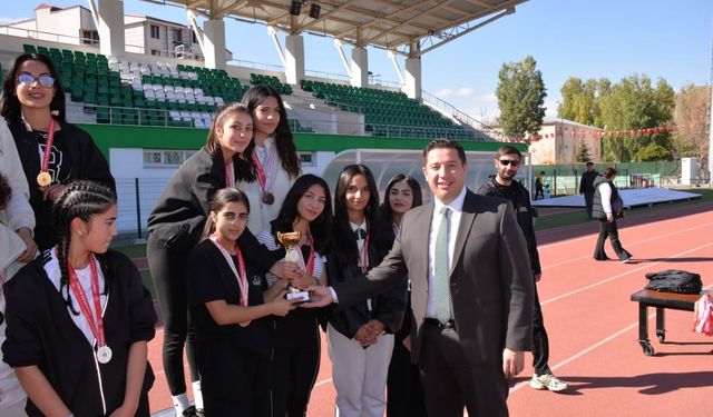 Okul Sporları Atletizm Yarışları Kars’ta amamlandı
