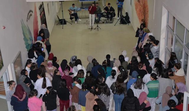 Harakani yurdunda moral gecesi: Yeni döneme coşkulu başlangıç