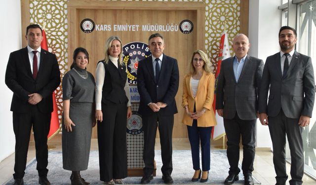 Kızılay Kars İl Başkanı Kübra Hüryurt’tan İl Emniyet Müdürü Murat Abdullah Tombul’a hayırlı olsun ziyareti