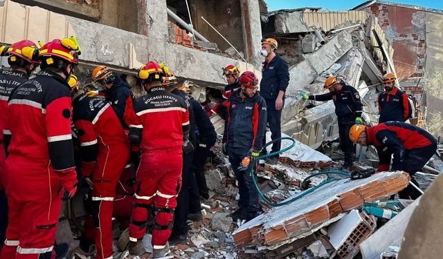 Gebze’de çöken binada ölü sayısı 4’e yükseldi