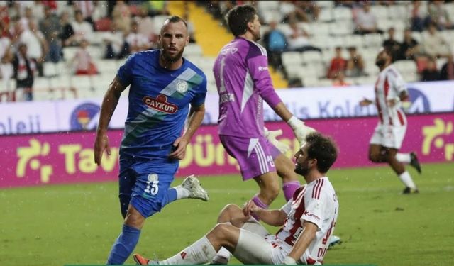 Antalyaspor, sahasında Rizespor’a 5-2 yenildi
