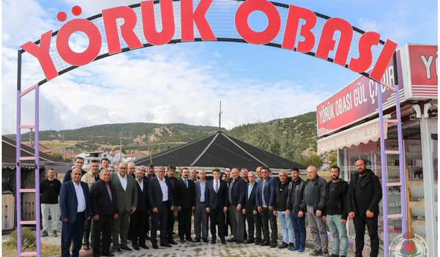 Keçiborlu Belediye Başkanı Parlak, muhtarlarla bir araya geldi