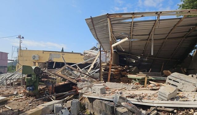 İzmir’de evde şiddetli patlama: 1 kişi yaralandı