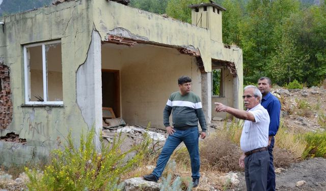 14 yıl önceki selin izleri hala duruyor, kayıp çift bulunamadı