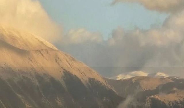 Antalya’da mevsimin ilk karı düştü! Dağlar beyaza büründü