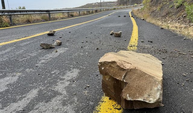 Tekirdağ’da sağanak alarmı: Kaya parçaları yola düştü