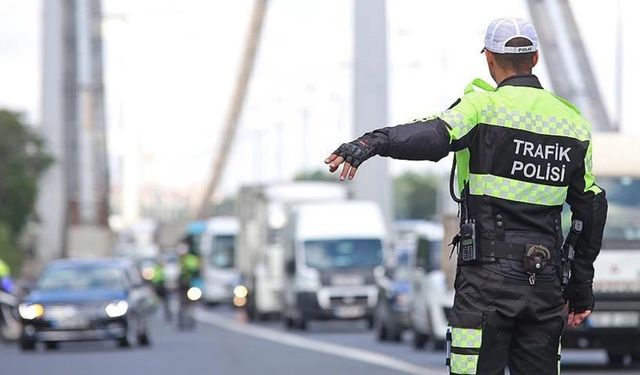 Trafikte 'makas atan' sürücülere 60 gün men cezası!