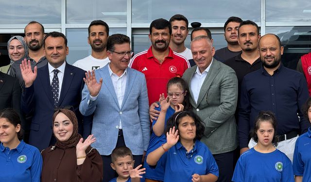Hacı Abdullah Onur Özel Eğitim Okulu'na anlamlı ziyaret ve spor malzemesi desteği
