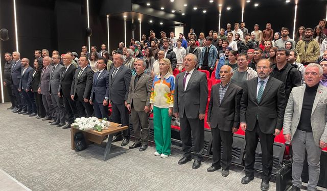 Erzurum’da Yeni Medya Çağı konuşuldu