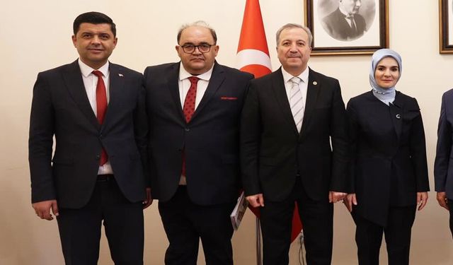 Başkan Parlak, Keçiborlu’ya dev bütçeli yeni hizmet için Bakanla görüştü