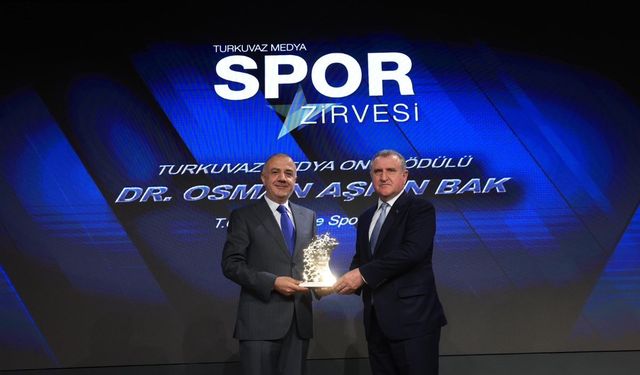 Osman Aşkın BAK'a Spor Hizmet Onur Ödülü