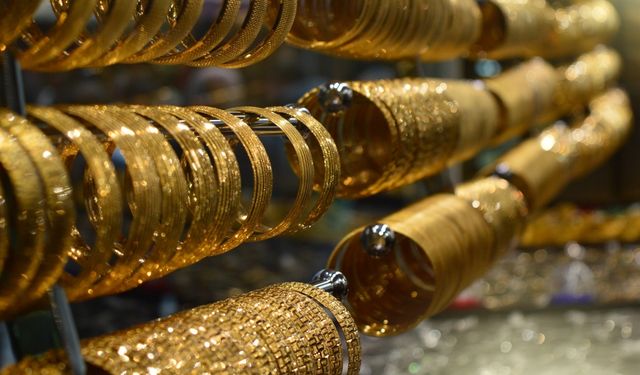 Altın güne yükselişle başladı: Gram 5 bin 720 lira oldu