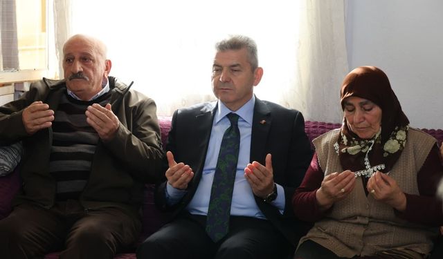 Artvin Valisi Ergün, Ardanuç’ta şehit ailesi ziyaretlerinde bulundu