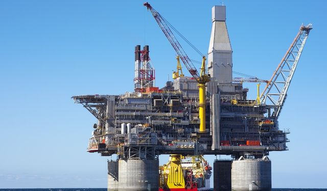 Brent petrol geriledi: Varil fiyatı 62,12 dolara düştü