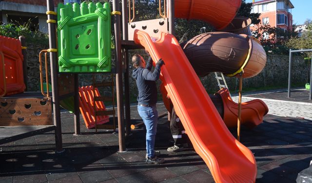 Giresun Belediyesi çocuk parklarını yeniliyor