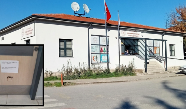 Düzce'de Doktorun "muayene kapısı" tekmelendi