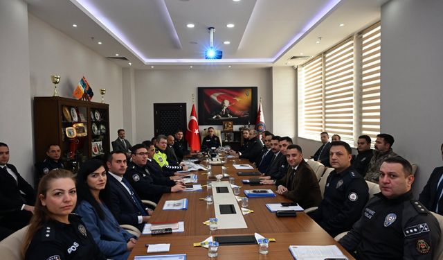 Kars Emniyet Müdürlüğü’nde Genel Değerlendirme ve Bilgilendirme Toplantısı yapıldı